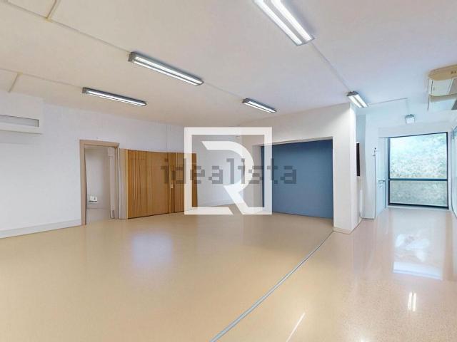Ufficio in vendita di 165 m² in Via Cervese
