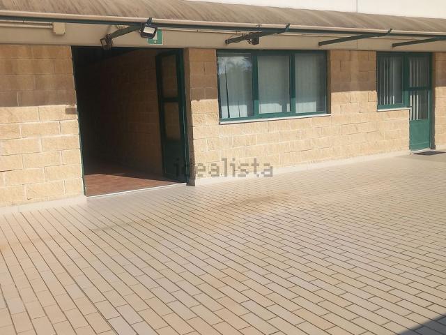 Ufficio in vendita di 160 m² in Via dell&apos  Artigianato