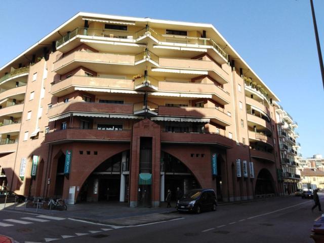Ufficio in vendita di 160 m² in Via della Resistenza, 2
