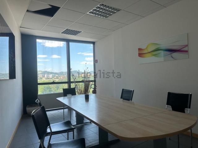 Ufficio in vendita di 160 m² in Via Guelfa
