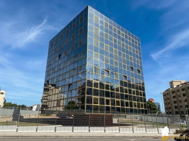 Ufficio in vendita di 160 m² in Via Ruggero Bacone, 4
