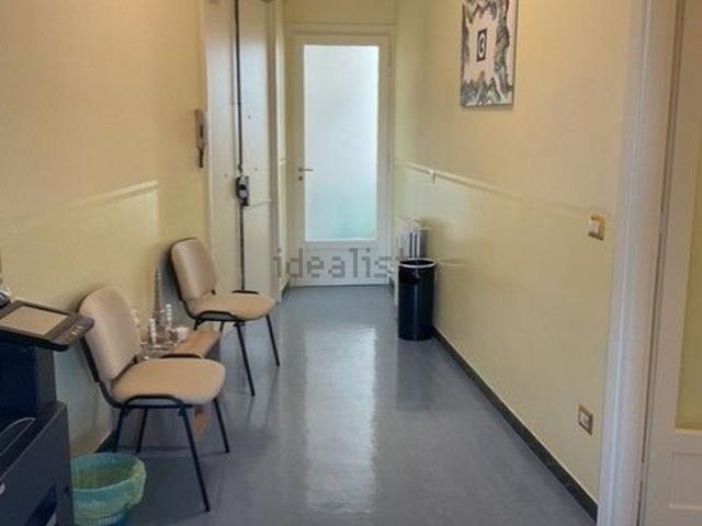 Ufficio in vendita di 162 m² in Piazza della Vittoria, 14