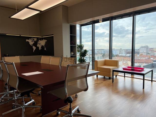 Ufficio in vendita di 162 m² in Via del Gelso, 16