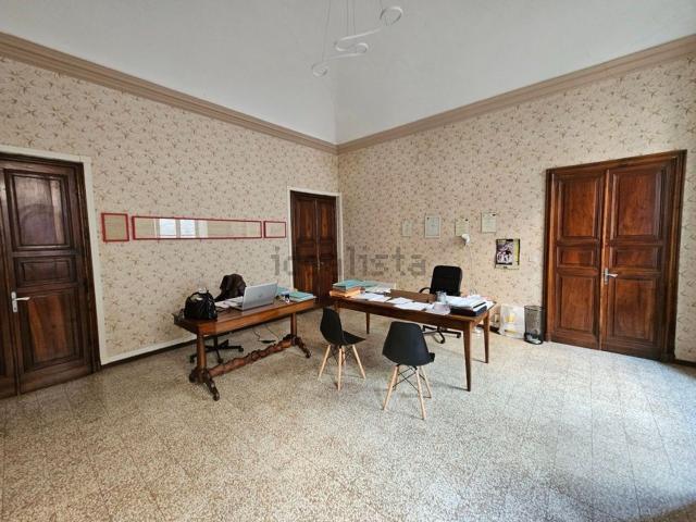 Ufficio in vendita di 174 m²