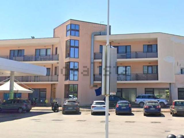 Ufficio in vendita di 1701 m² in Via Camillo Benso Cavour, 231
