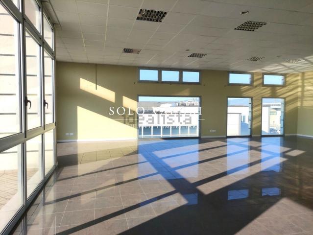 Ufficio in vendita di 170 m²