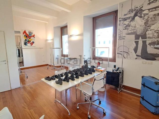 Ufficio in vendita di 170 m²