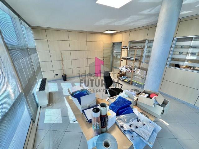 Ufficio in vendita di 170 m² in Via Santa Fosca, 23
