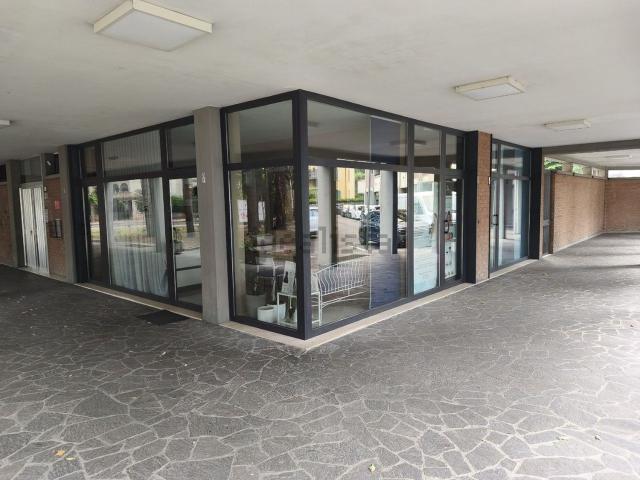 Ufficio in vendita di 170 m² in Viale Risorgimento