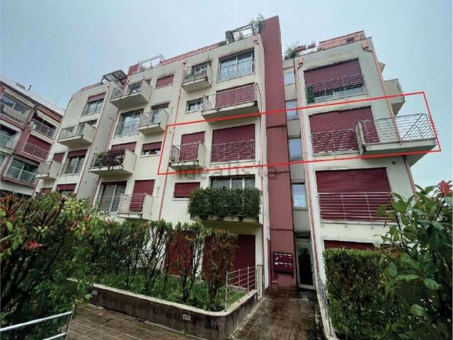 Ufficio in vendita di 184 m² in Viale IV Novembre, 70