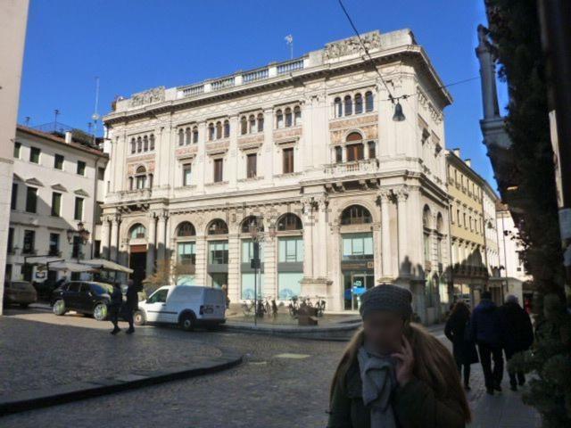 Ufficio in vendita di 180 m² in Piazza Francesco Crispi, 8