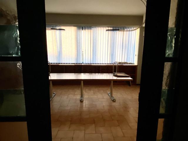 Ufficio in vendita di 180 m² in Viale Adua