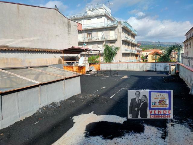 Ufficio in vendita di 182 m² in Via DON MINZONI