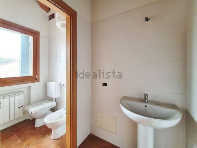 Ufficio in vendita di 182 m² in Viale Gian Giacomo Felissent