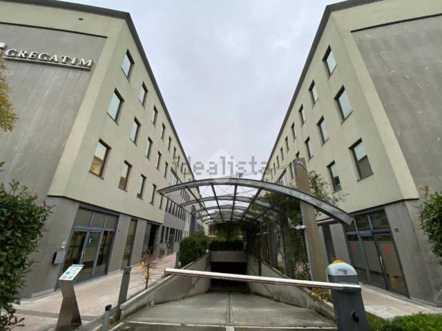 Ufficio in vendita di 183 m² in Via Monte Baldo, 6