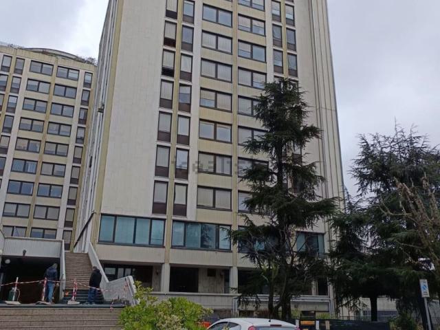 Ufficio in vendita di 194 m² in Via Alfeo Corassori, 70