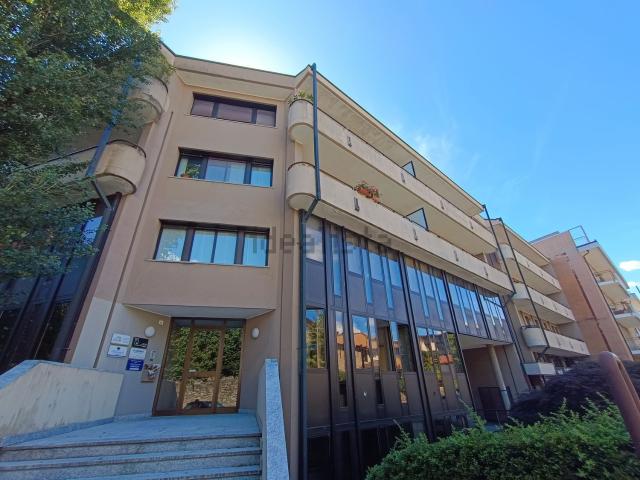 Ufficio in vendita di 195 m² in Via Antonio Gramsci