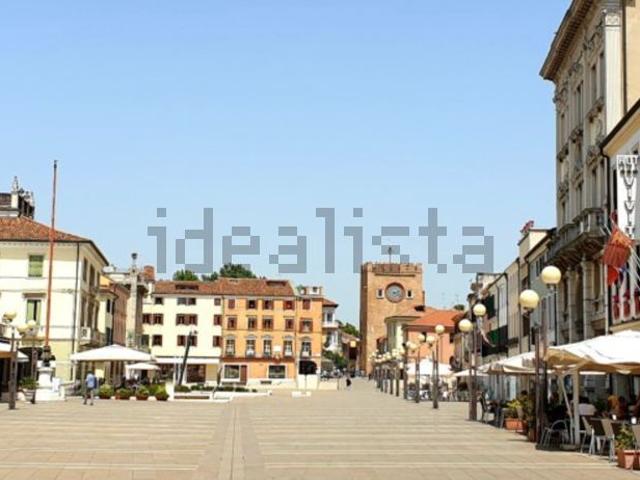 Ufficio in vendita di 190 m² in Piazza Erminio Ferretto