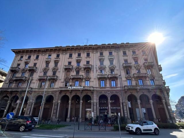 Ufficio in vendita di 191 m² in Via Giotto, 2