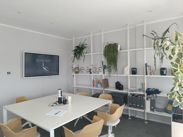 Ufficio in vendita di 193 m² in Via Martiri di Civitella, 7