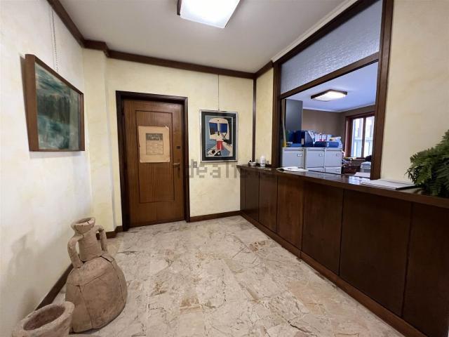Ufficio in vendita di 205 m²