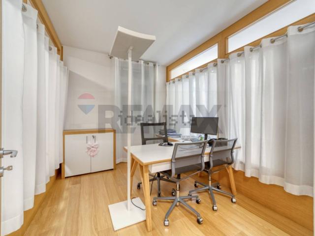 Ufficio in vendita di 207 m²