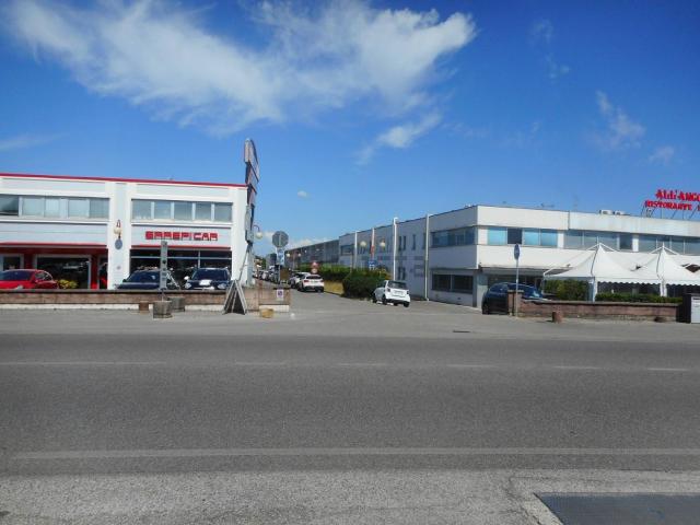 Ufficio in vendita di 200 m²