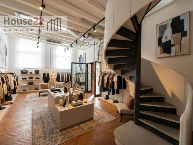 Ufficio in vendita di 200 m²