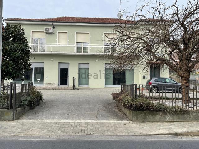 Ufficio in vendita di 200 m² in Strada STATALE ASTI, 150