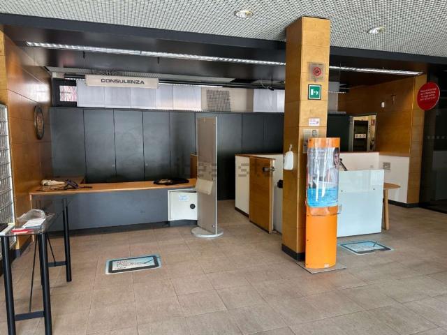 Ufficio in vendita di 200 m² in Piazza Martiri delle Fosse Ardeatine