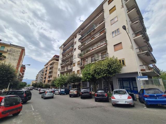 Ufficio in vendita di 200 m² in Via Cristoforo Colombo, 2