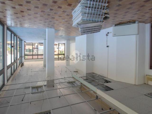 Ufficio in vendita di 200 m² in Via Statale Est