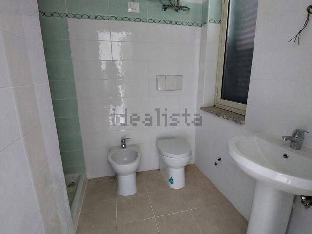 Ufficio in vendita di 217 m² in Strada Statale 106 Jonica, 689