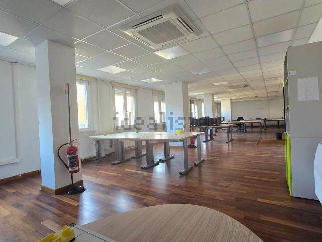 Ufficio in vendita di 210 m²