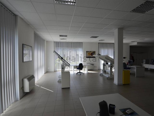 Ufficio in vendita di 210 m² in Via Gola della Rossa, 15