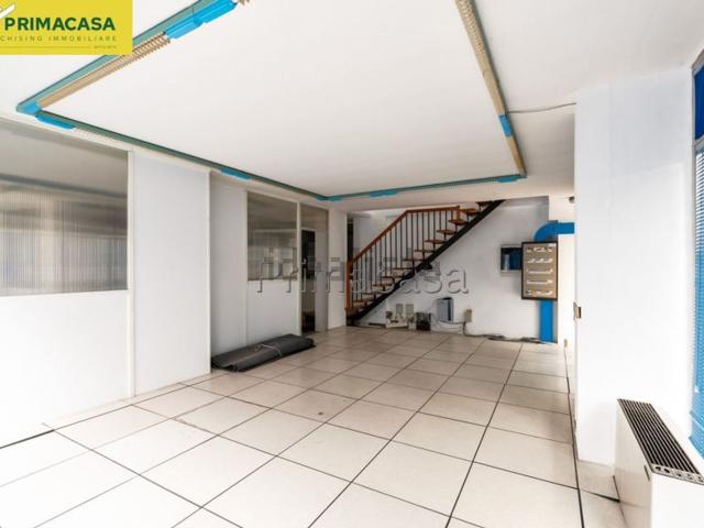 Ufficio in vendita di 225 m² in Via Nuova Ponente
