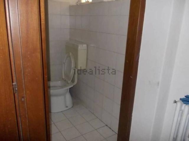 Ufficio in vendita di 229 m² in Via Cremona, 5