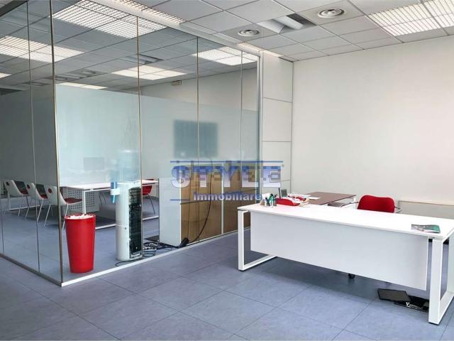 Ufficio in vendita di 220 m²