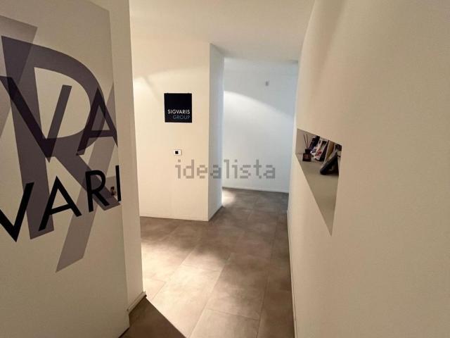 Ufficio in vendita di 220 m² in Via Galileo Galilei, 2