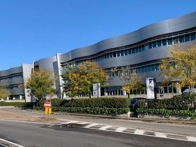 Ufficio in vendita di 222 m² in Via G. Di Vittorio, 21
