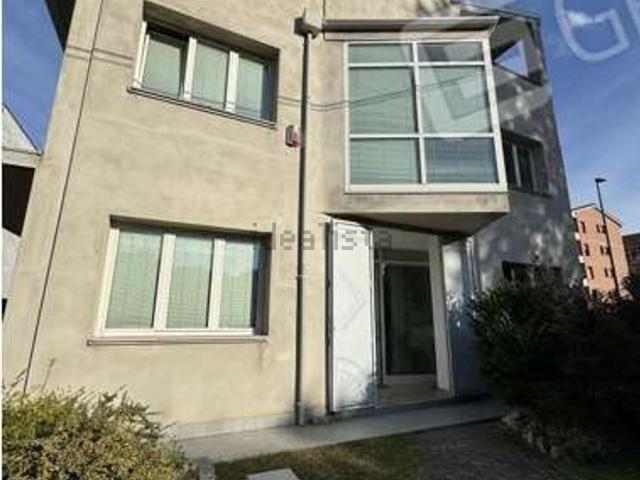 Ufficio in vendita di 222 m² in Via Luigi Gulinelli