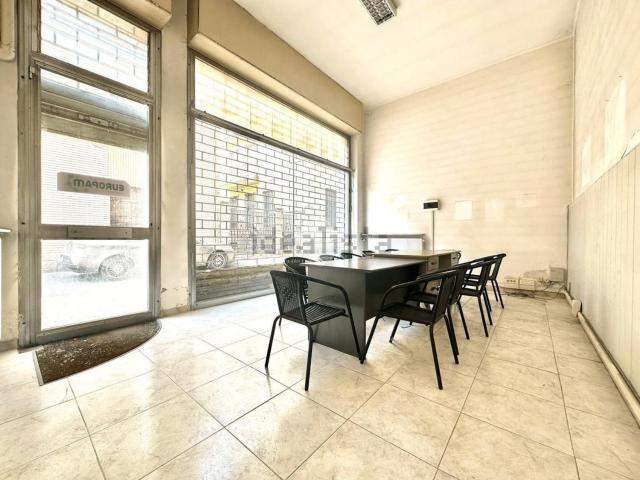 Ufficio in vendita di 22 m² in Via Mentana
