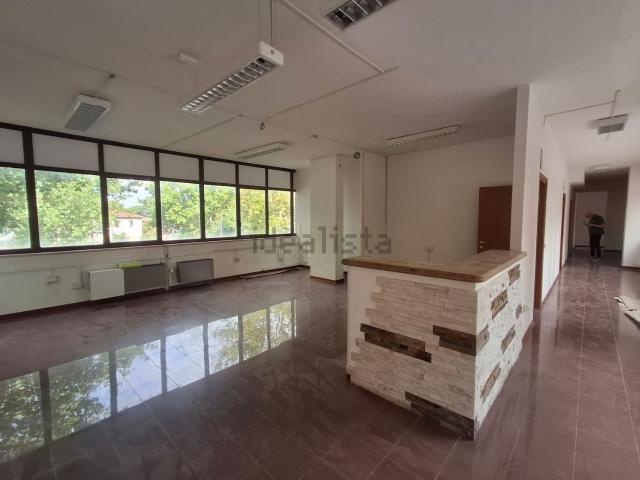 Ufficio in vendita di 235 m² in Viale dello Stadio