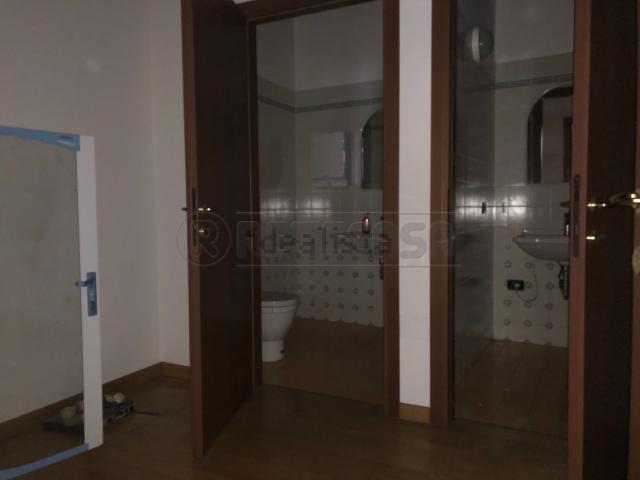 Ufficio in vendita di 230 m²