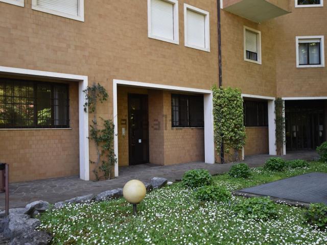 Ufficio in vendita di 230 m² in Piazza unità d&apos italia, 3