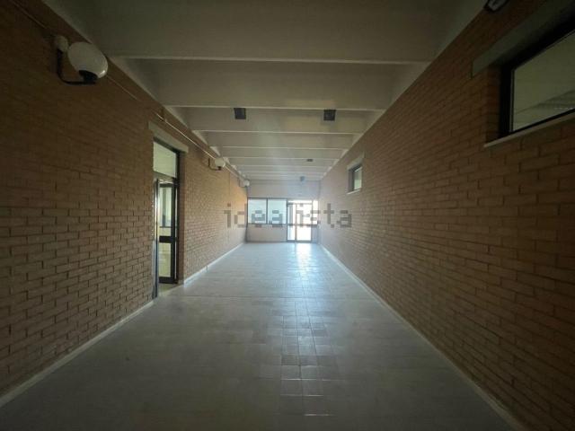 Ufficio in vendita di 230 m² in Via Mosca