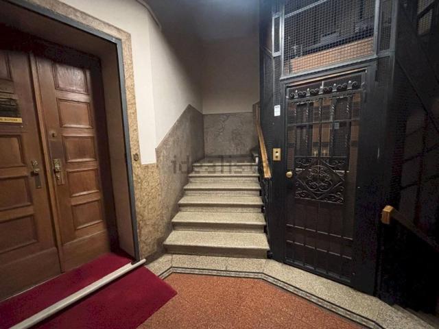 Ufficio in vendita di 230 m² in Via Alfonso Rubbiani, 3