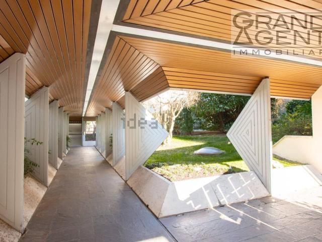 Ufficio in vendita di 230 m² in Via Carmelitani Scalzi, 20