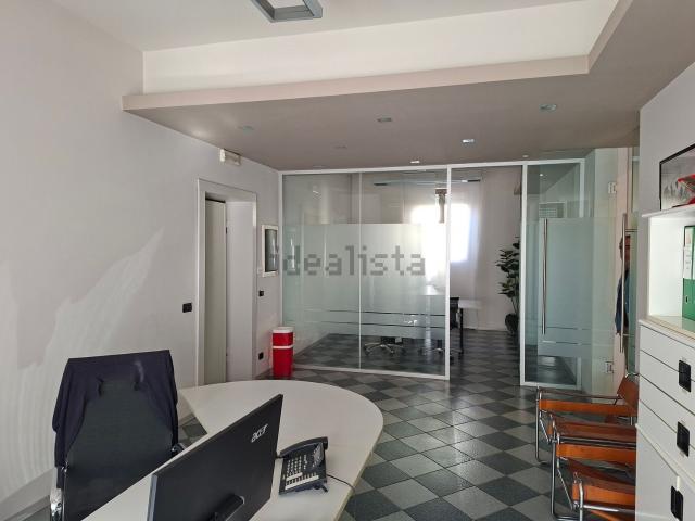 Ufficio in vendita di 230 m² in Via San Paolo, 3
