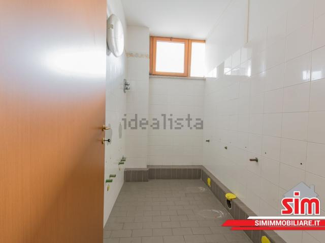 Ufficio in vendita di 233 m² in Via Pellegrini